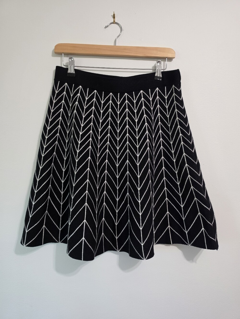 88. Max Studio A-line Knit Stretch Skirt Sz M